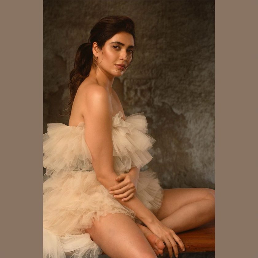 Karishma Tanna Gorgeous Latest Look Too Hot