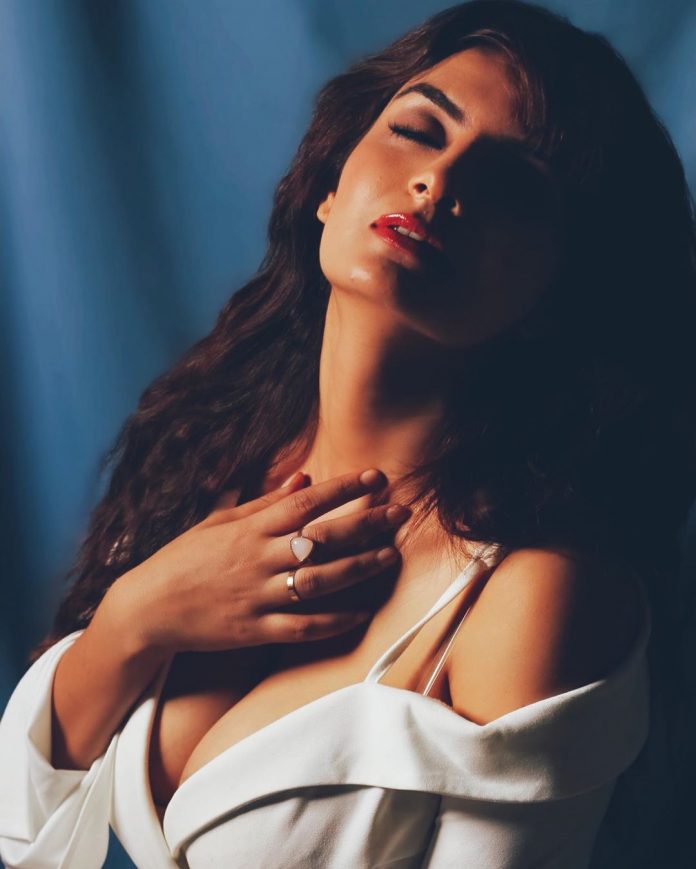 Anveshi Jain Wiki Age Height Weight Boyfriend Net