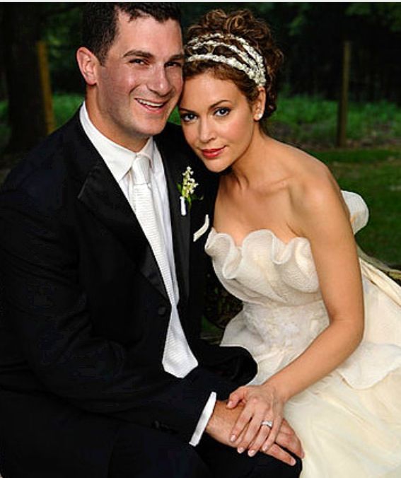 Dave Bugliari Wiki Net Worth Height Girlfriend Wife Bio Profession husband of Hollywood actress Alyssa Milano ......