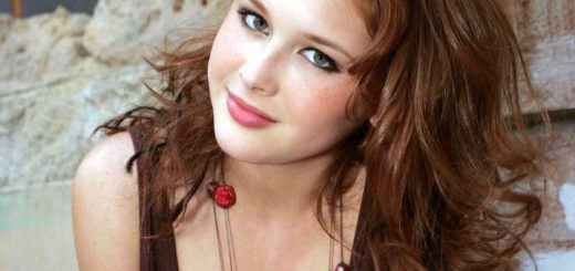 Renee Olstead Wiki Age Height Weight Husband Net Worth