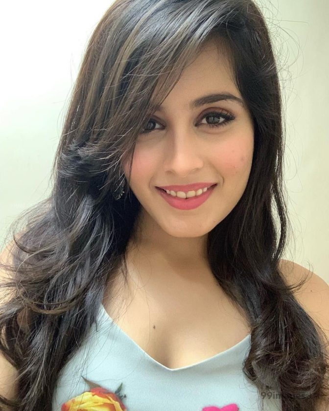 Rhea Sharma Wiki Age Height Wight Bio Family Boyfriend Body Measurement and Cute Hot Pictures