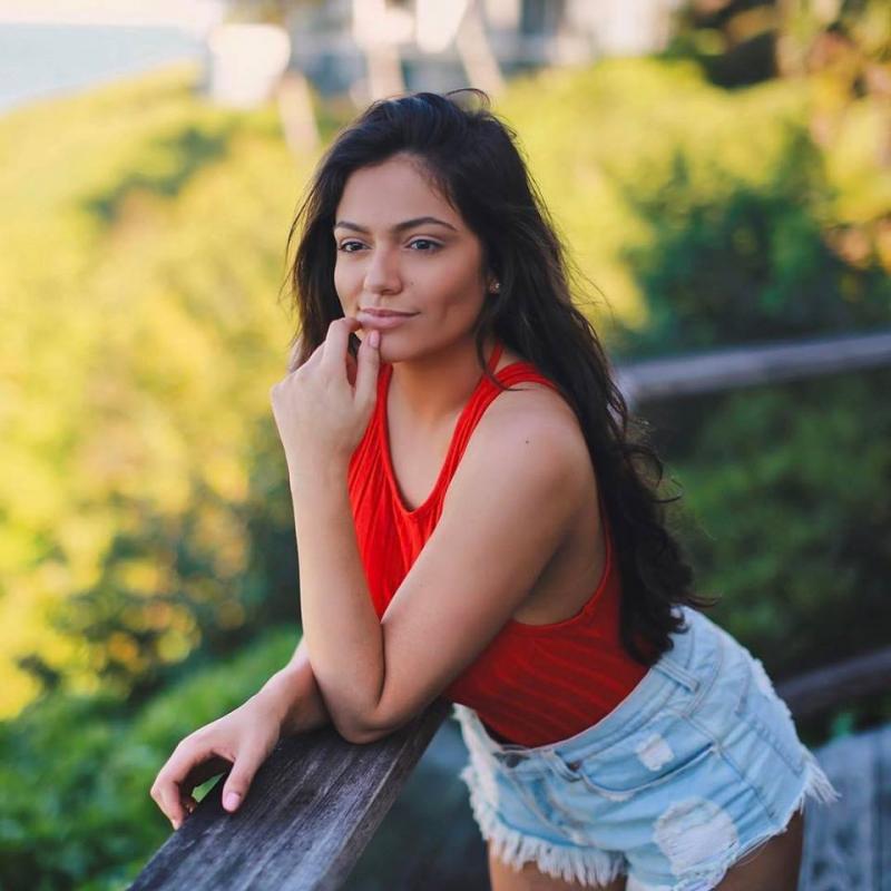 Bethany Mota Wiki Age Height Weight Boyfriend Net Worth Family Body Measurement and Hot Pictures