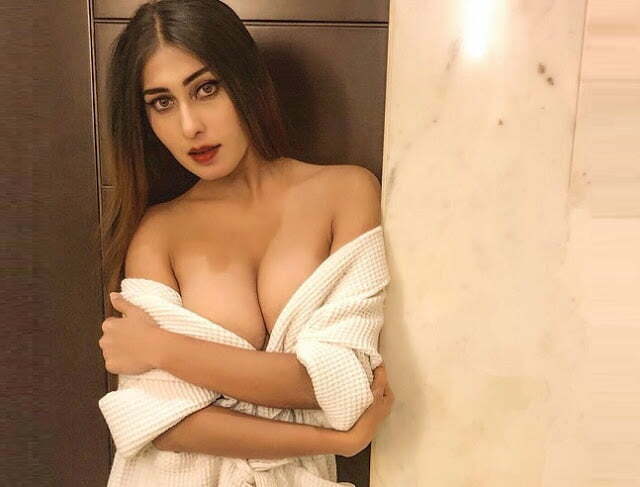 Hot Pictures Of Ruma Sharma Wiki Bio Age Height Weight Boy Friend Family Net Worth Body Measurement and Much More details