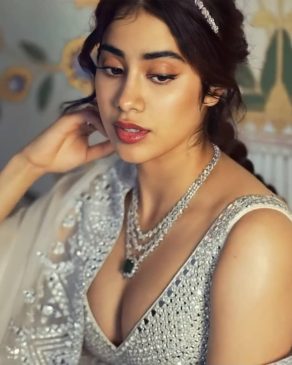 Read more about the article Janhvi Kapoor Wiki Age Height Weight Net Worth