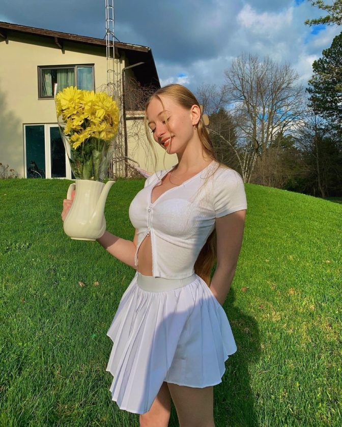 Social Media Influencer and Tik Tok star 9 Hot n Sexy Pictures Of Sophia Diamond