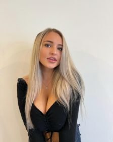 Youtuber Kendra Rowe Hot Pictures - Bollywoodfever