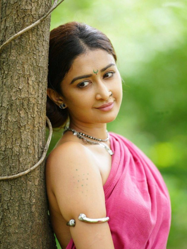 Farnaz Shetty 10 Gorgeously Hot Pictures 