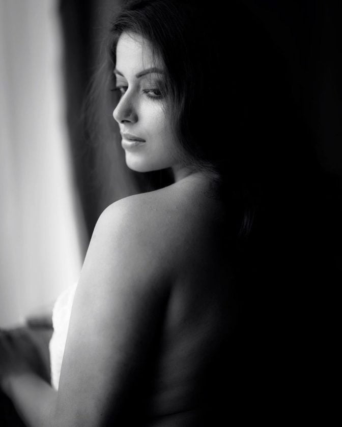 Charmsukh Actress Sneha Paul Hot 