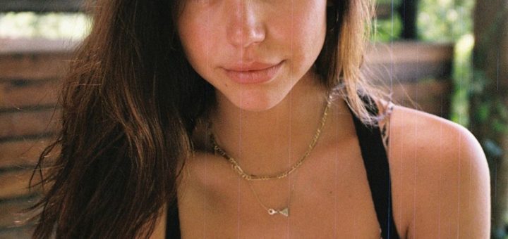 Alexis Ren 11 Hot Stunning Gorgeous Pictures