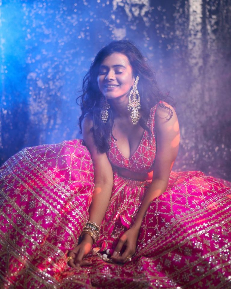 11 Hot Stunning Pictures Of Hebah Patel