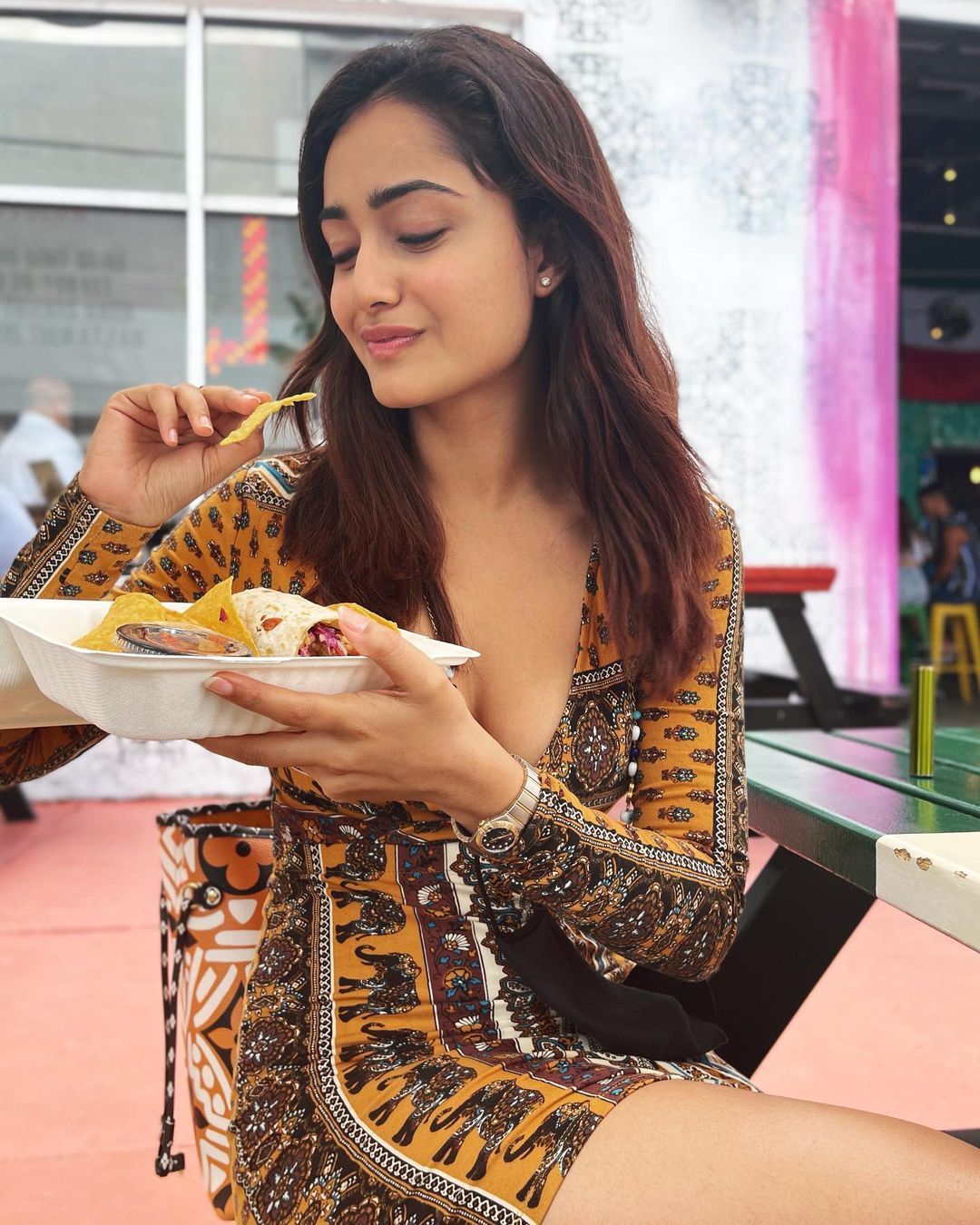 11 Hot Stunning Pictures Of Tridha Choudhury Bollywoodfever 