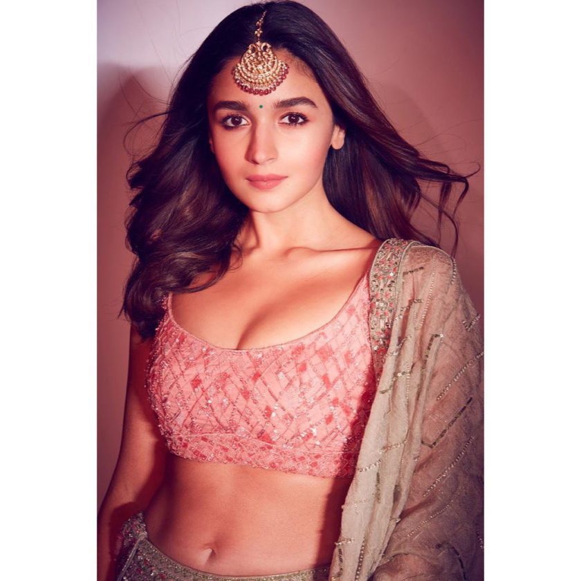 Alia Bhatt Hot Gorgeous Stunning Pictures pink