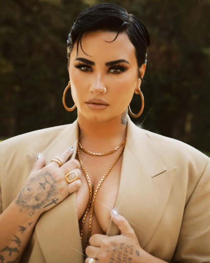 Demi Lovato Latest Hot Pictures