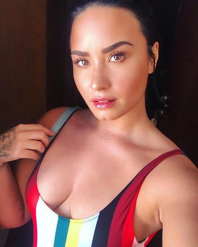 Demi Lovato Latest Hot Pictures