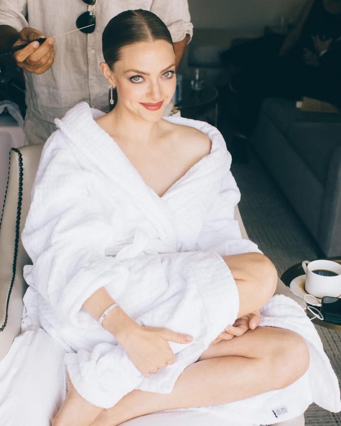 Amanda Seyfried Age Height Weight Net Worth 2022