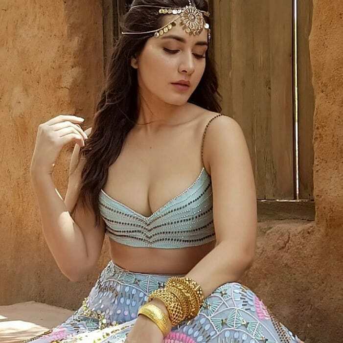 Raashi Khanna 15 Hot and beautiful south indian actress