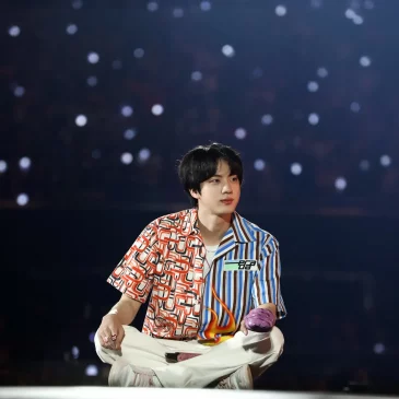Read more about the article BTS Jin Wiki Bio Age Height Weight Net Worth 2022