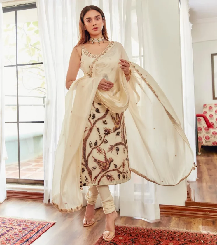 Aditi Rao Hydari Elegant Desi Look You Will Love It