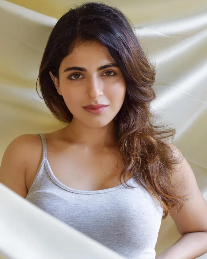 Iswarya Menon Too Hot To Handle In Latest Pictures