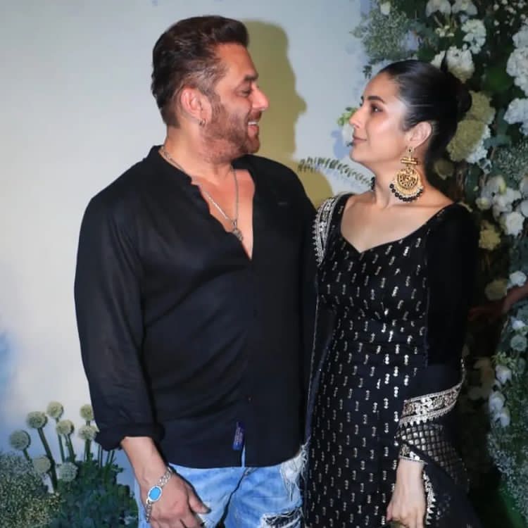 Salman khan and Shehnaaz Gill Arpita Khan’s Eid party2