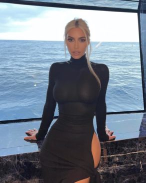 Read more about the article Kim Kardashian Visible Something In Transparent Skin Tight Black Dress