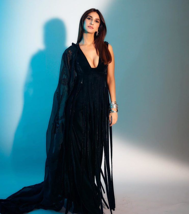 Vaani Kapoor Looks Gorgeously Hot in Black Deep Neck Dress