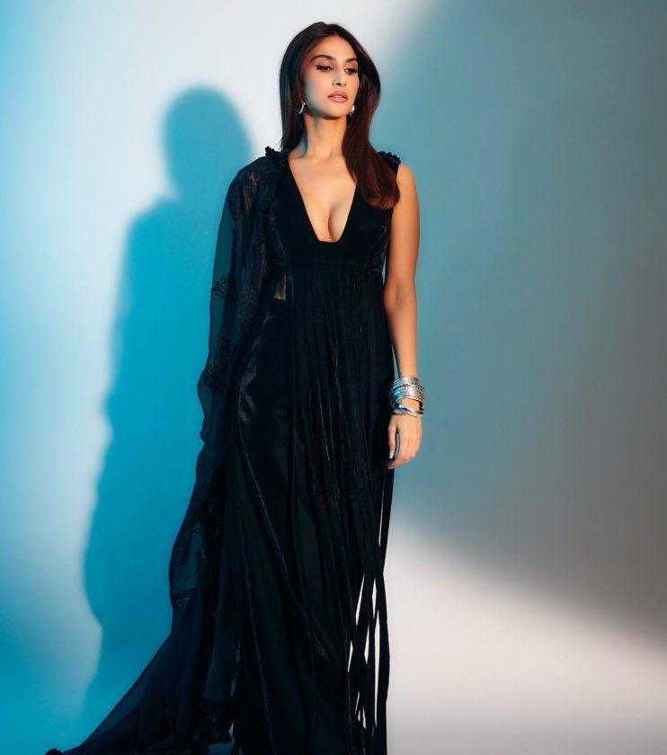 Vaani Kapoor Looks Gorgeously Hot in Black Deep Neck Dress