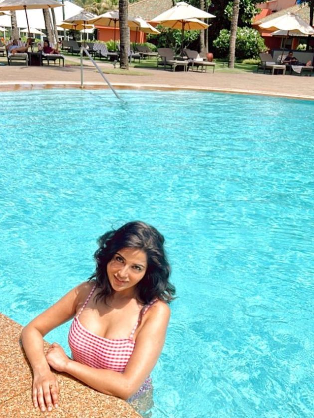 South Indian Actress Raiza Wilson In Bikini