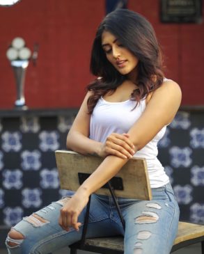 Read more about the article Gorgeous Eesha Rebba Is Not Keeping It Simple For us