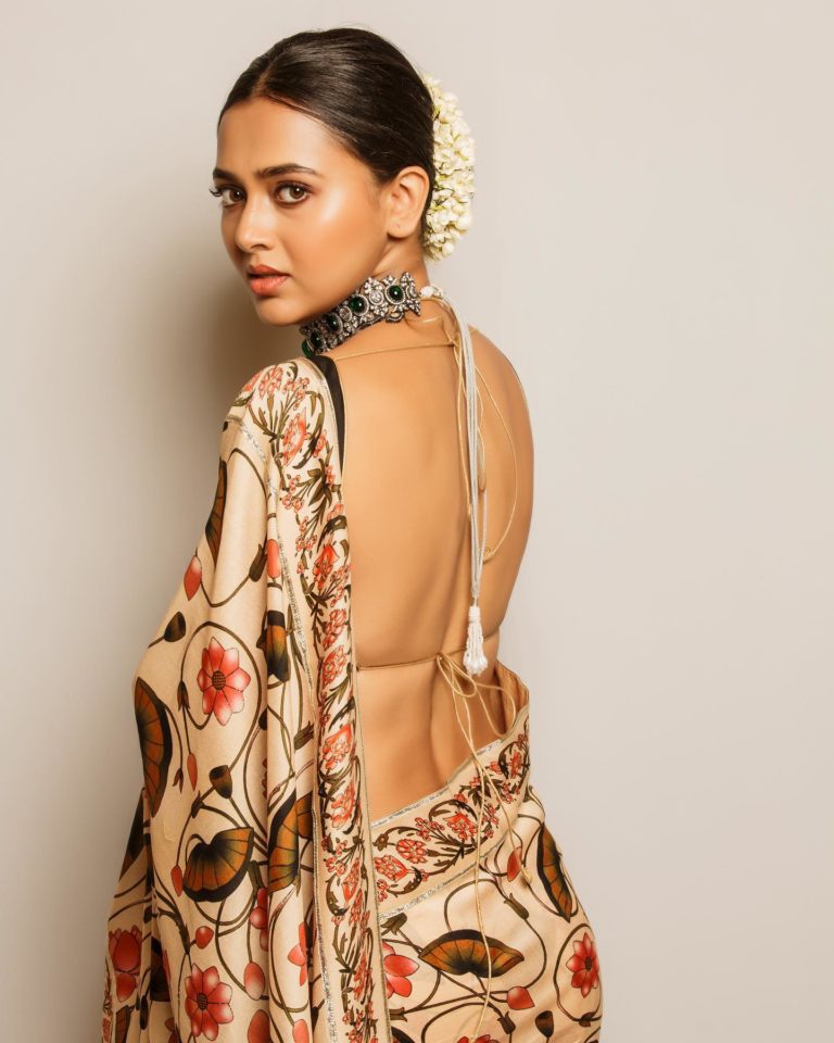 Elegance at its best Tejasswi Prakash Elegant Look in Saree