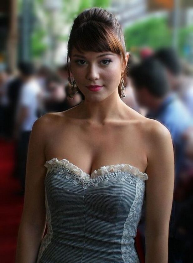 Mary Elizabeth Winstead Hot Pictures