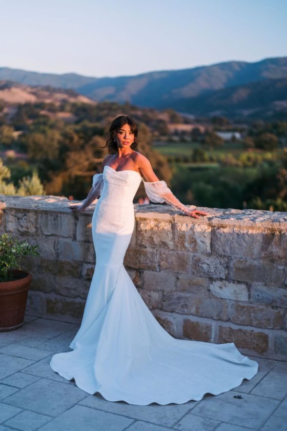 Sarah Hyland's two Vera Wang wedding dresses