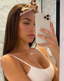 Madison Beer Age Height Weight Body Stats