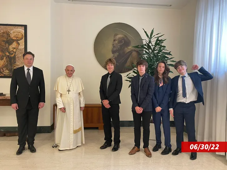 Saxon Musk Met Pope Francis