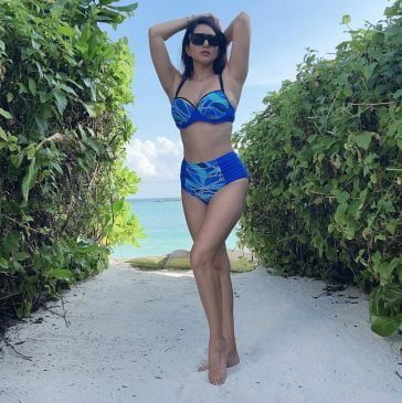 Read more about the article Sunny Leone Maldives Bikini Pictures