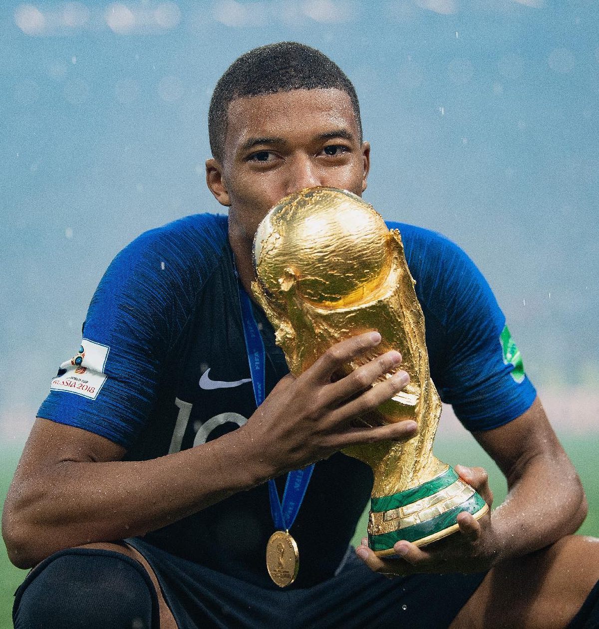 Kylian Mbappé Bio, Age, Height, Weight, Net Worth, Girlfriend, Wife, Family, Body Stats, Cars Favorites