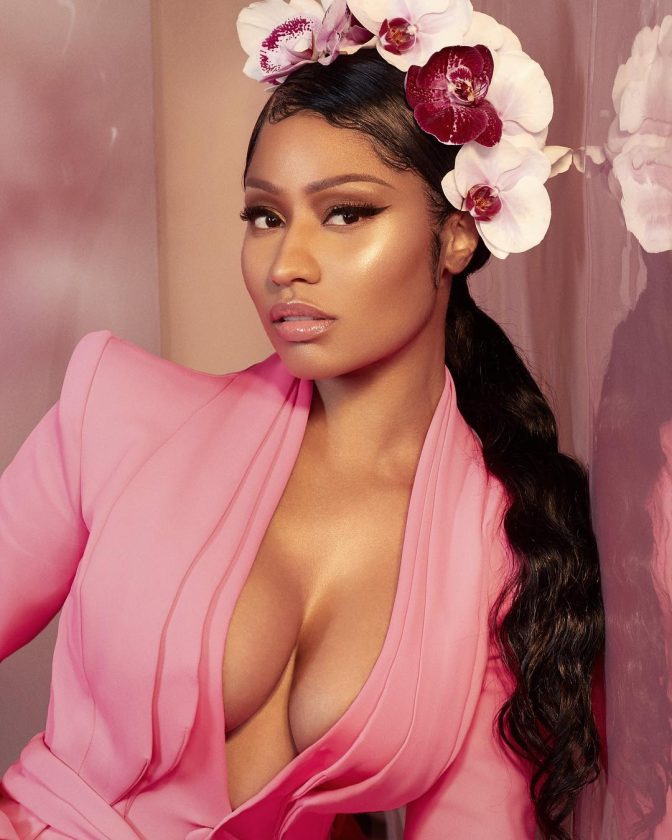 Nicki Minaj Hot Sexy in pink