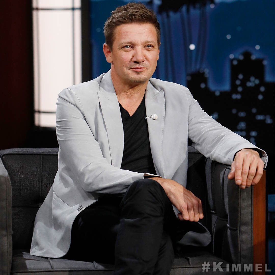 Jeremy Renner Age, Height, Weight, Net Worth, Girlfriend, Wife, Family