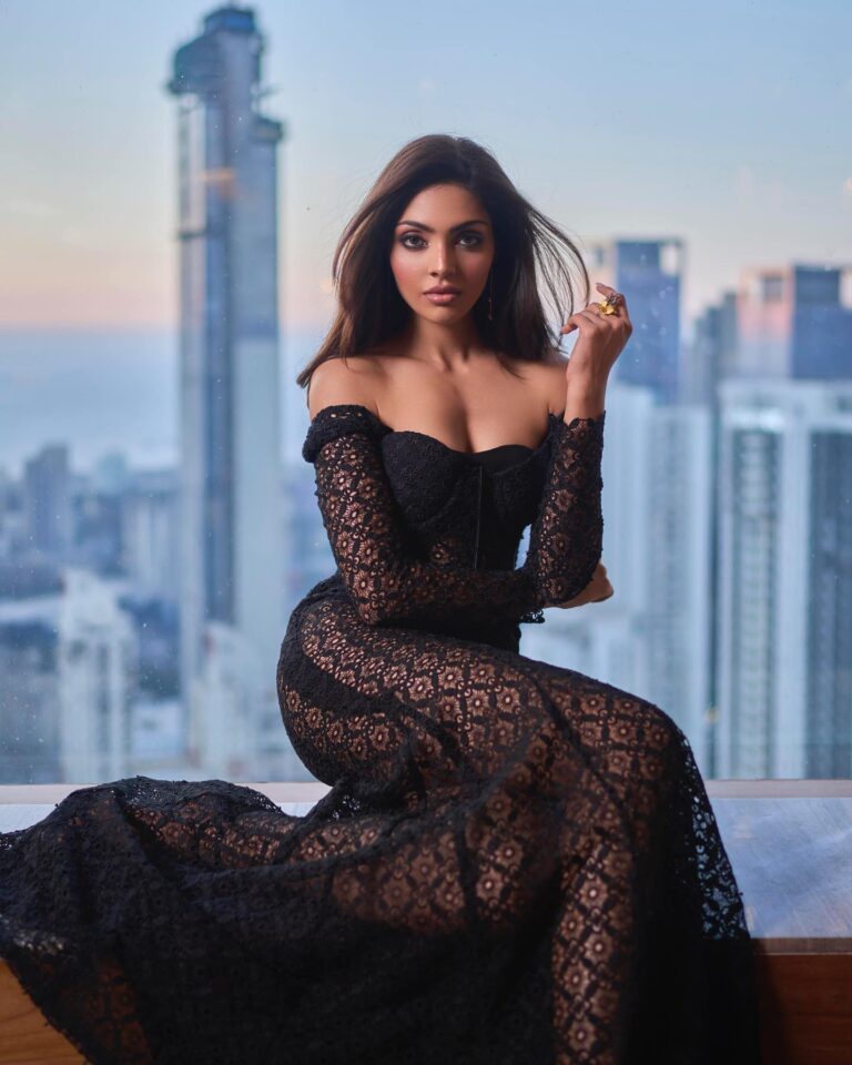 Know About Divita Rai Age, Height, Weight, Net Worth, Body Measurements, Bra Size, Boyfriend, Family