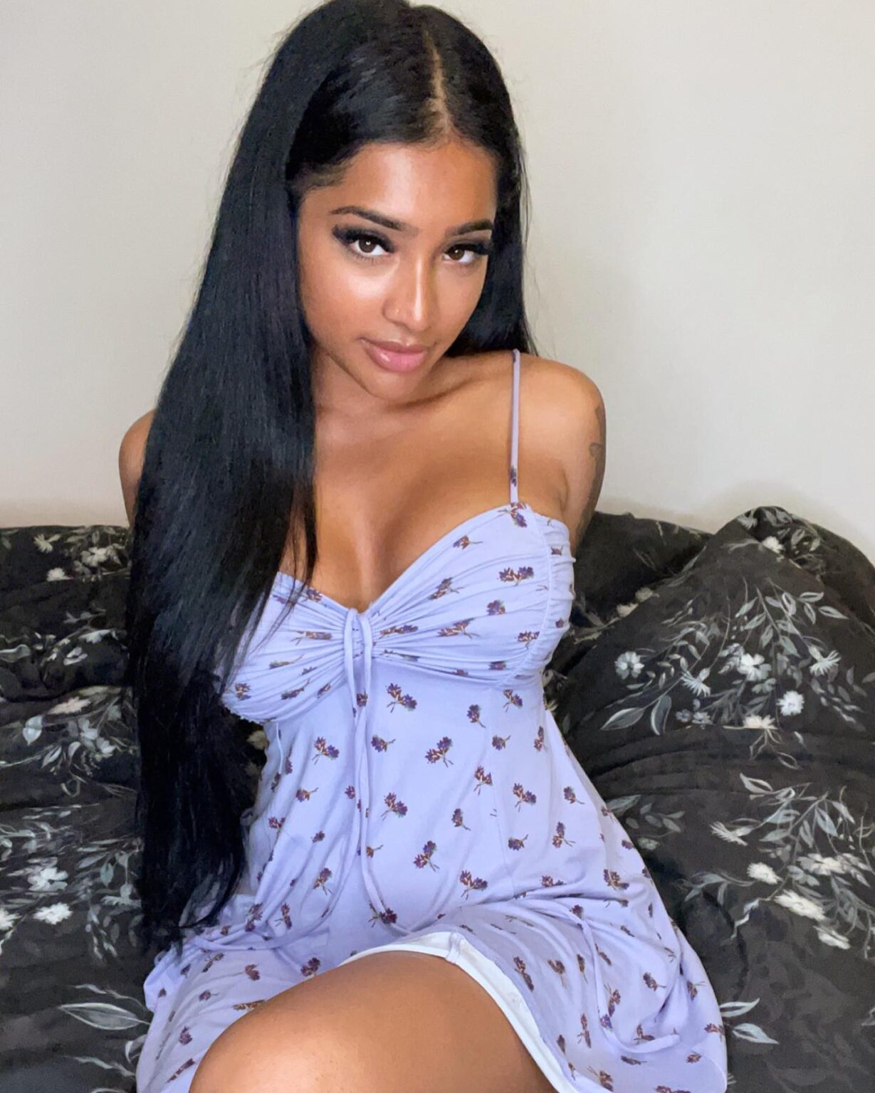 Know About Yasmina Khan Onlyfans Star - Bollywoodfever