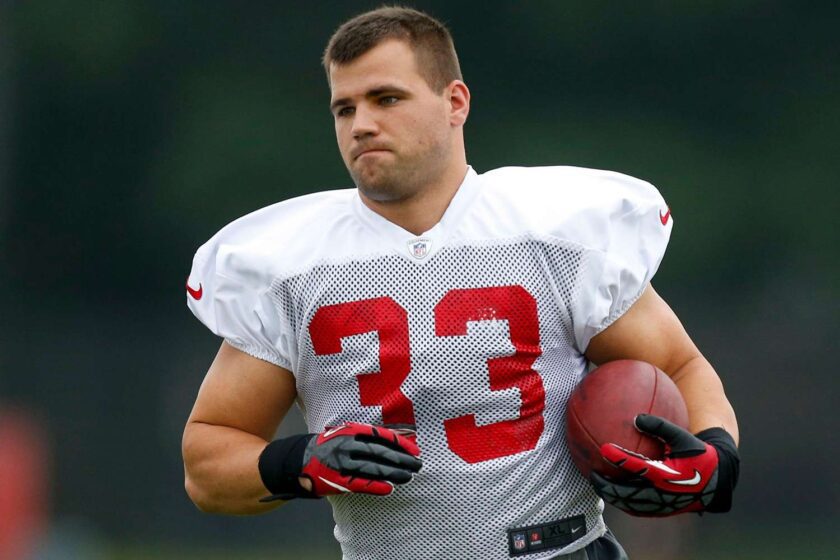 Peyton Hillis Age Height Weight Net Worth 2023, Girlfriend, Wife, Family