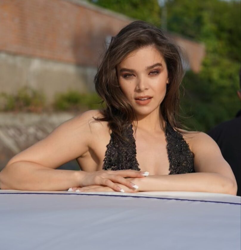 Know About Hailee Steinfeld Age Height Weight Net Worth Family Husband
