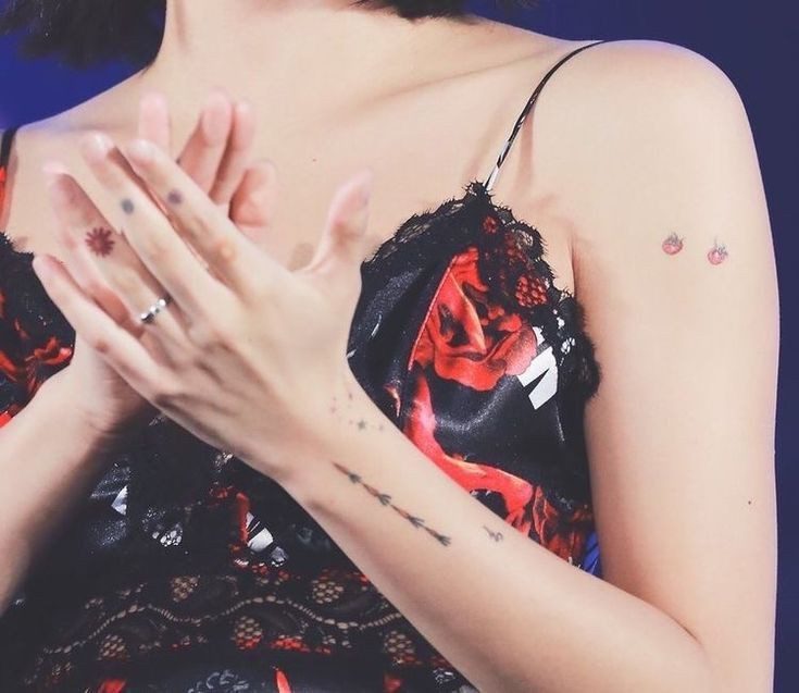 How Many Tattoos Does Chaeyoung Have? music symbol