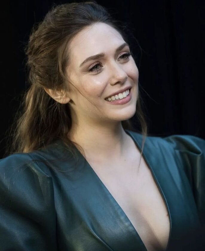 Elizabeth Olsen Hot