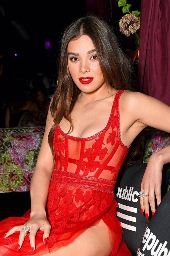 Hailee Steinfeld Hot Sexy red