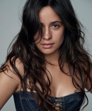 Read more about the article Camila Cabello Opens Up About the Challenges of Dating in the Spotlight