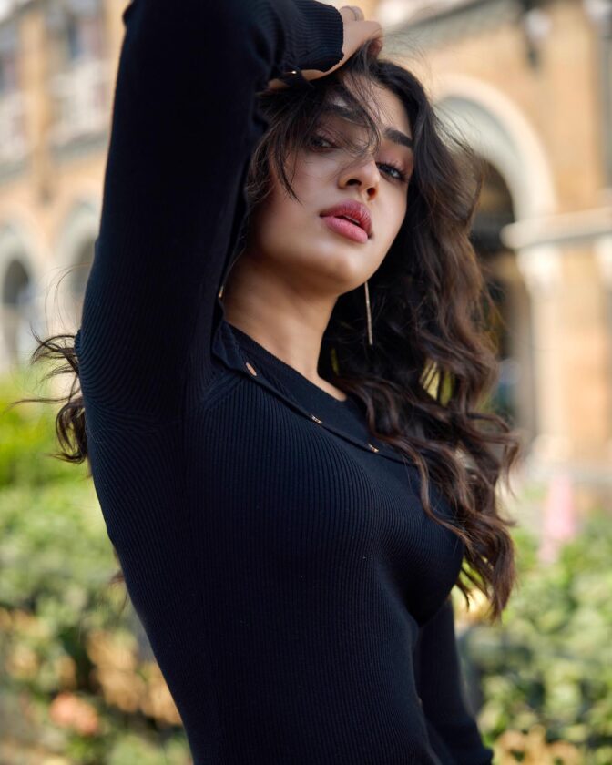South Indian Beauty Krithi Shetty Looks Damn Cute in Black Outfit