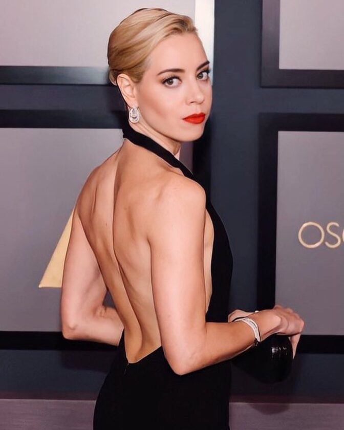 Aubrey Plaza Hot Sexy backless