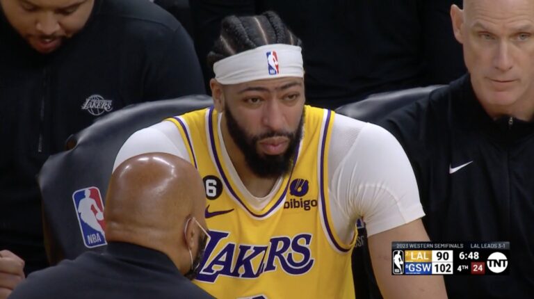 Breaking News: Anthony Davis took a wheelchair to the locker room