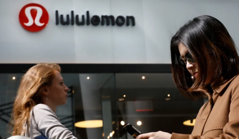 Lululemon Two Employees fired for calling local law enforcement